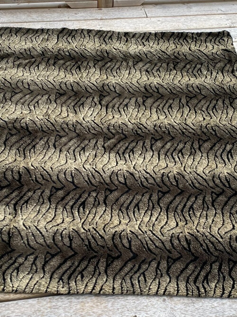 Machine washable faux fur throw blanket faux suede backing - Picture 2 of 7